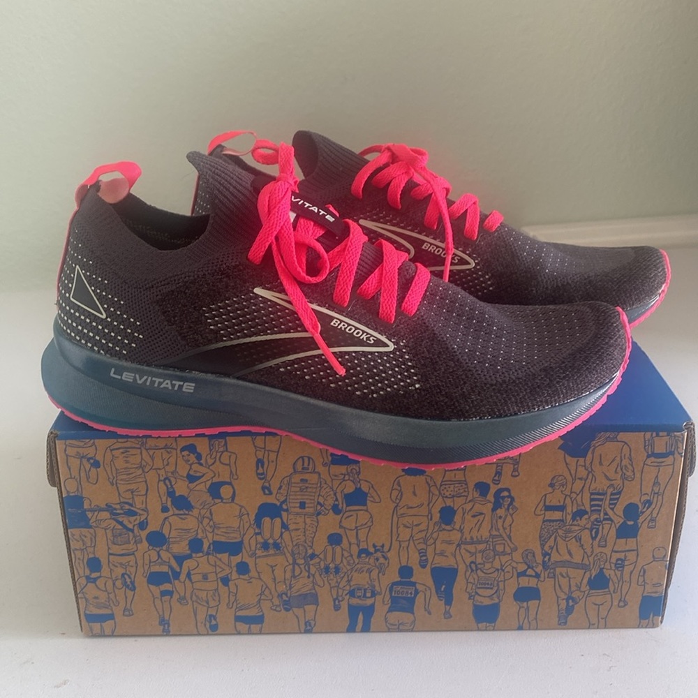 brooks stealthfit 5 levitate energize neutral size 7 running navy blue pink new